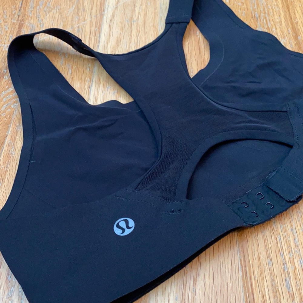 Lululemon black sports bra 34b